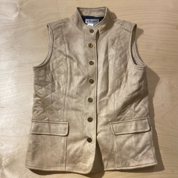 A La Carte Sleeveless Vest Small (FQ) - Picture 7 of 12